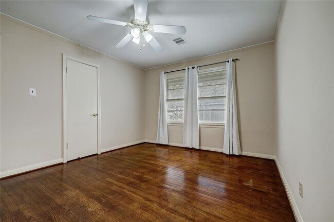 Foto del edificio - 5411 Evergreen St
