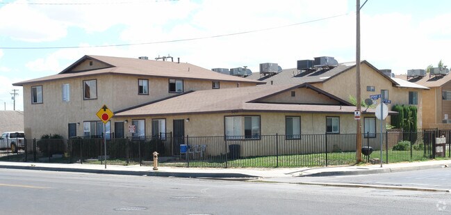 Building Photo - 38756 Larkin Ave