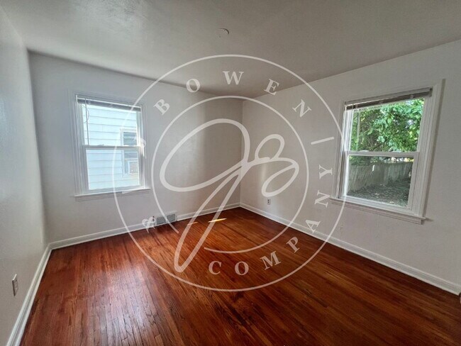 Foto del edificio - 915 Turner Ave