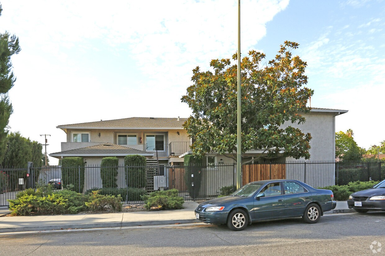 Building Photo - 956 Paula St
