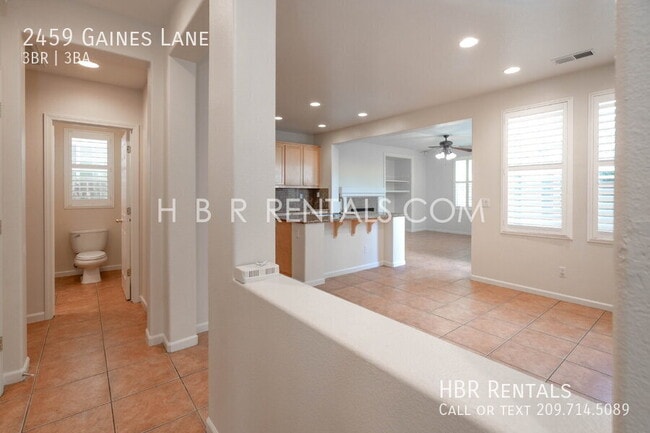 Foto del edificio - 2459 Gaines Ln