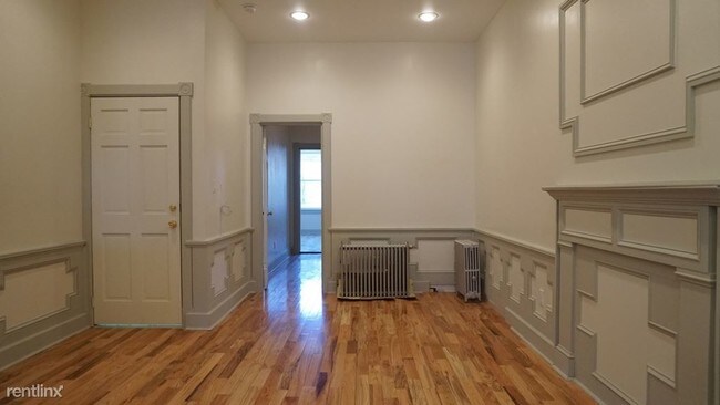Building Photo - 294 Menahan St