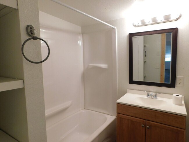 Building Photo - Charming 3 Bedroom/1 Bath Home in Augusta!