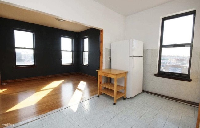 Building Photo - 2 br, 1 bath  - 4227 35th Ave