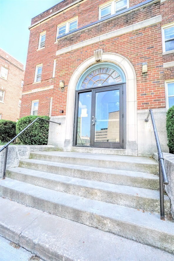 Building Photo - 49 Troup Street