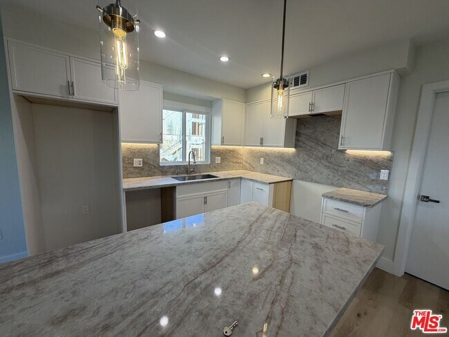 Foto del edificio - 1546 S Ogden Dr