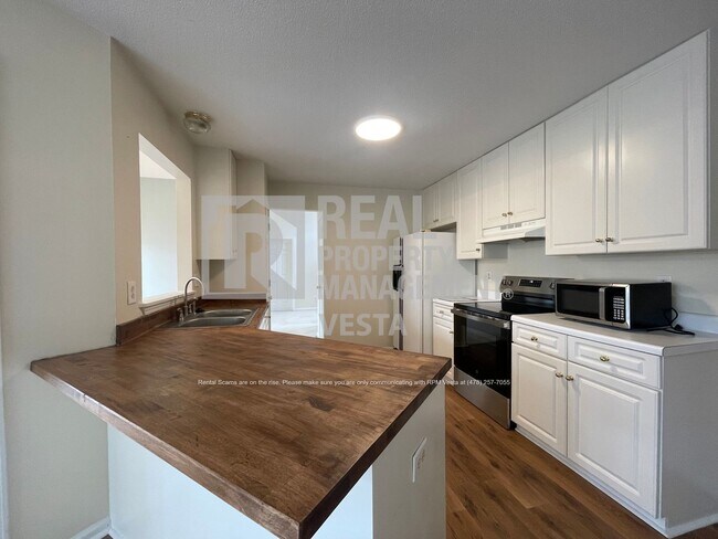 Foto del edificio - 425 Ashville Dr