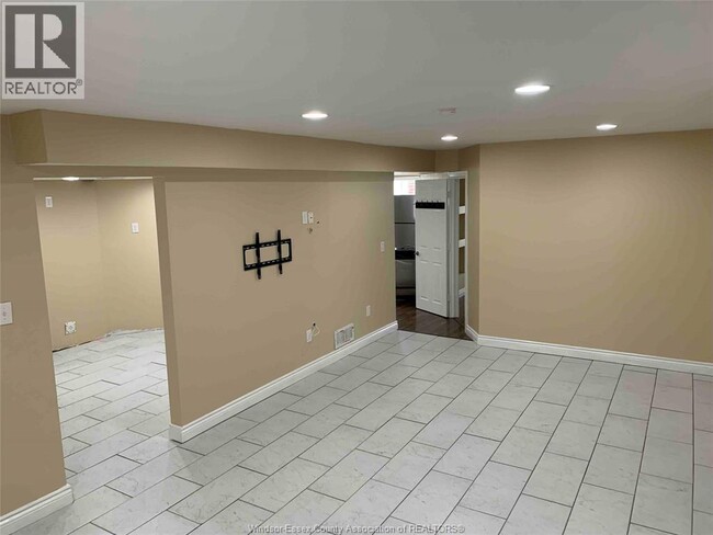 Building Photo - 4537 Fontana Ave