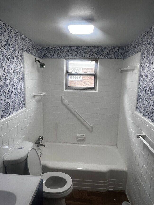 Foto del edificio - 1425 Silver Dr