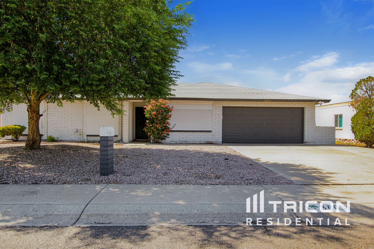 Primary Photo - 3601 W Danbury Dr