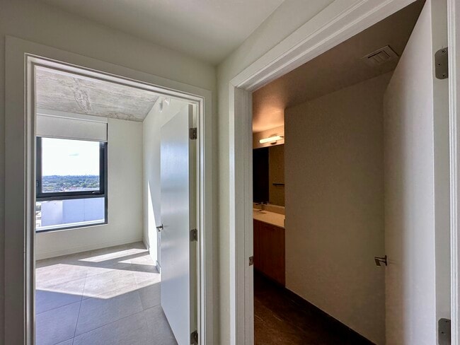 Foto del edificio - 321 NW 31st St