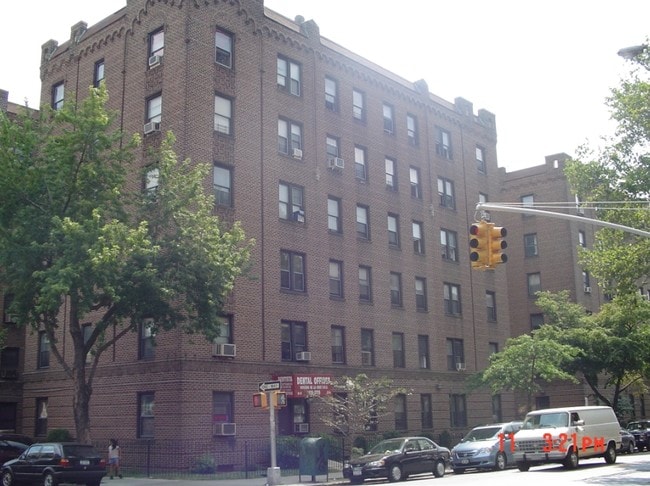 Primary Photo - 8910 35th Ave