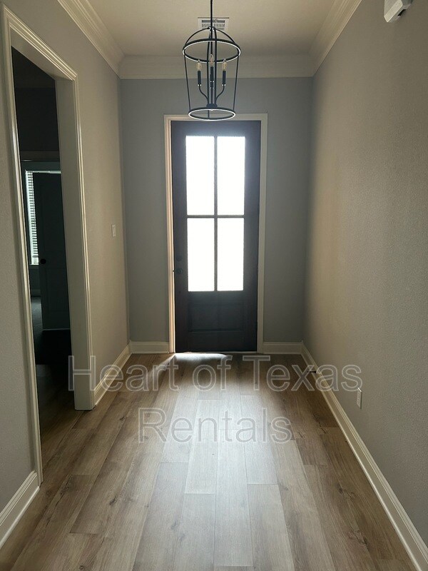 Building Photo - 305 Flora Lee St