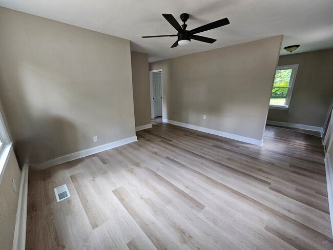 Building Photo - 85 Morningside Dr