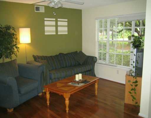Building Photo - Mallory Square - South Tampa condo close t...
