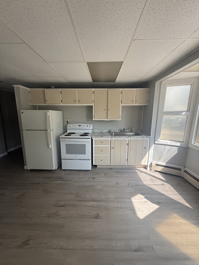 Building Photo - 40 Cushman Rd