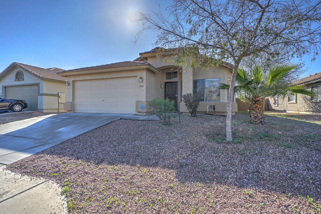 Primary Photo - 16th Street and Southern - 4 Bed + 2 Bath ...