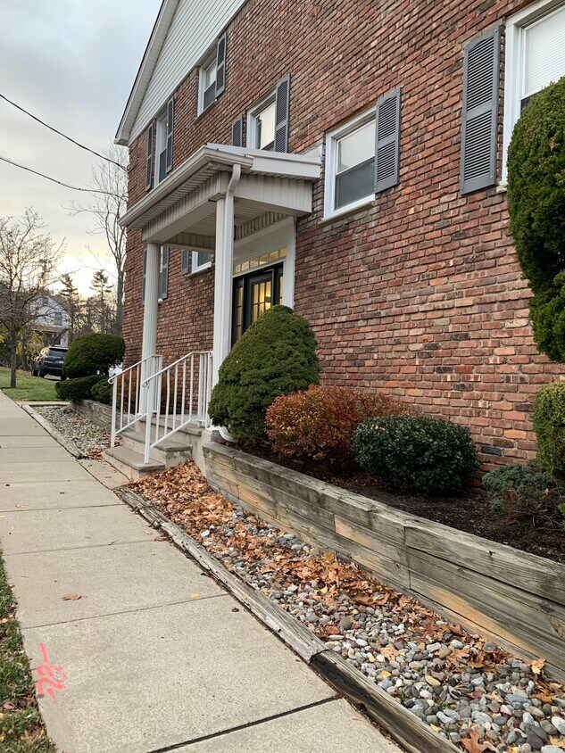 Foto principal - 810 Bloomfield Ave