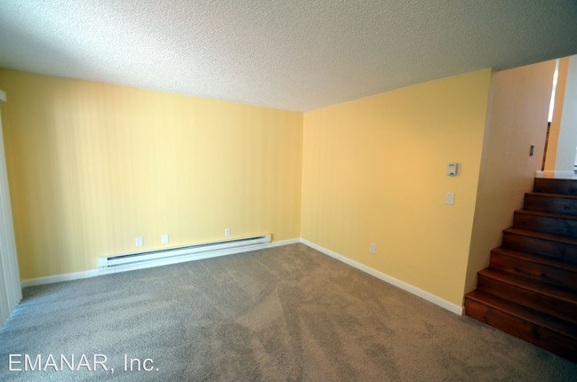 Building Photo - 4018 S 158th St