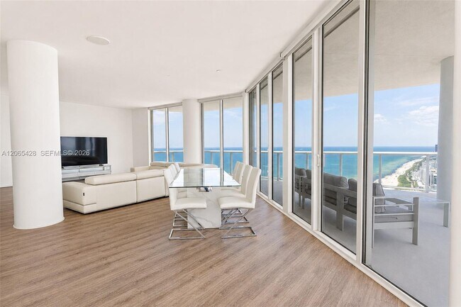 Foto del edificio - 6365 Collins Ave