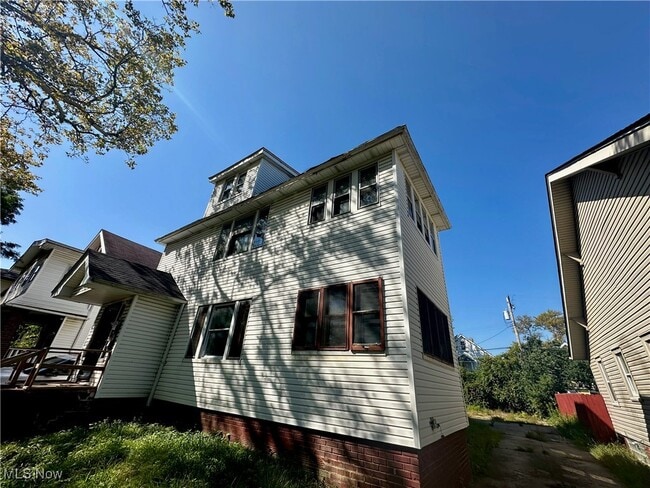 Foto del edificio - 3540 E 154th St
