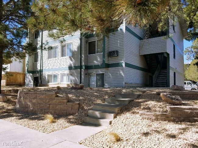 Building Photo - 3751 E La Salle St