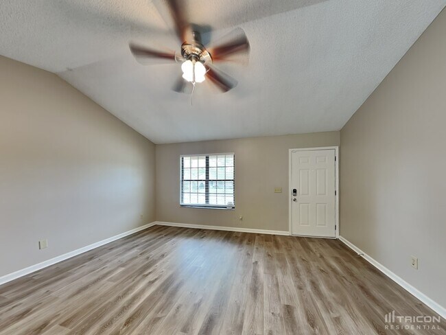 Foto del edificio - 3240 Avocet Ln