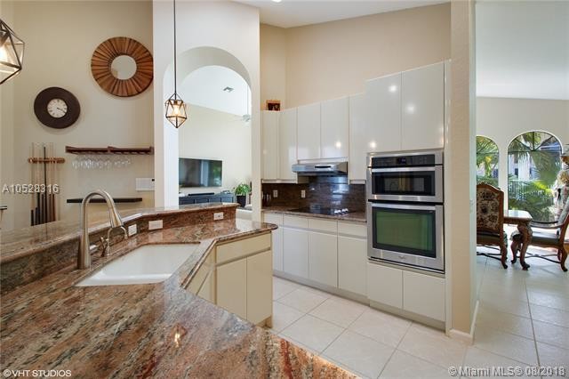 Building Photo - 7674 La Corniche Cir