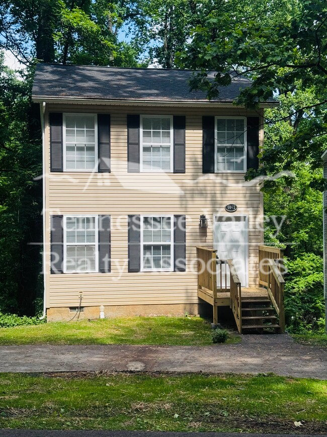 Building Photo - Newly Renovated Home in the Heart of Fount...