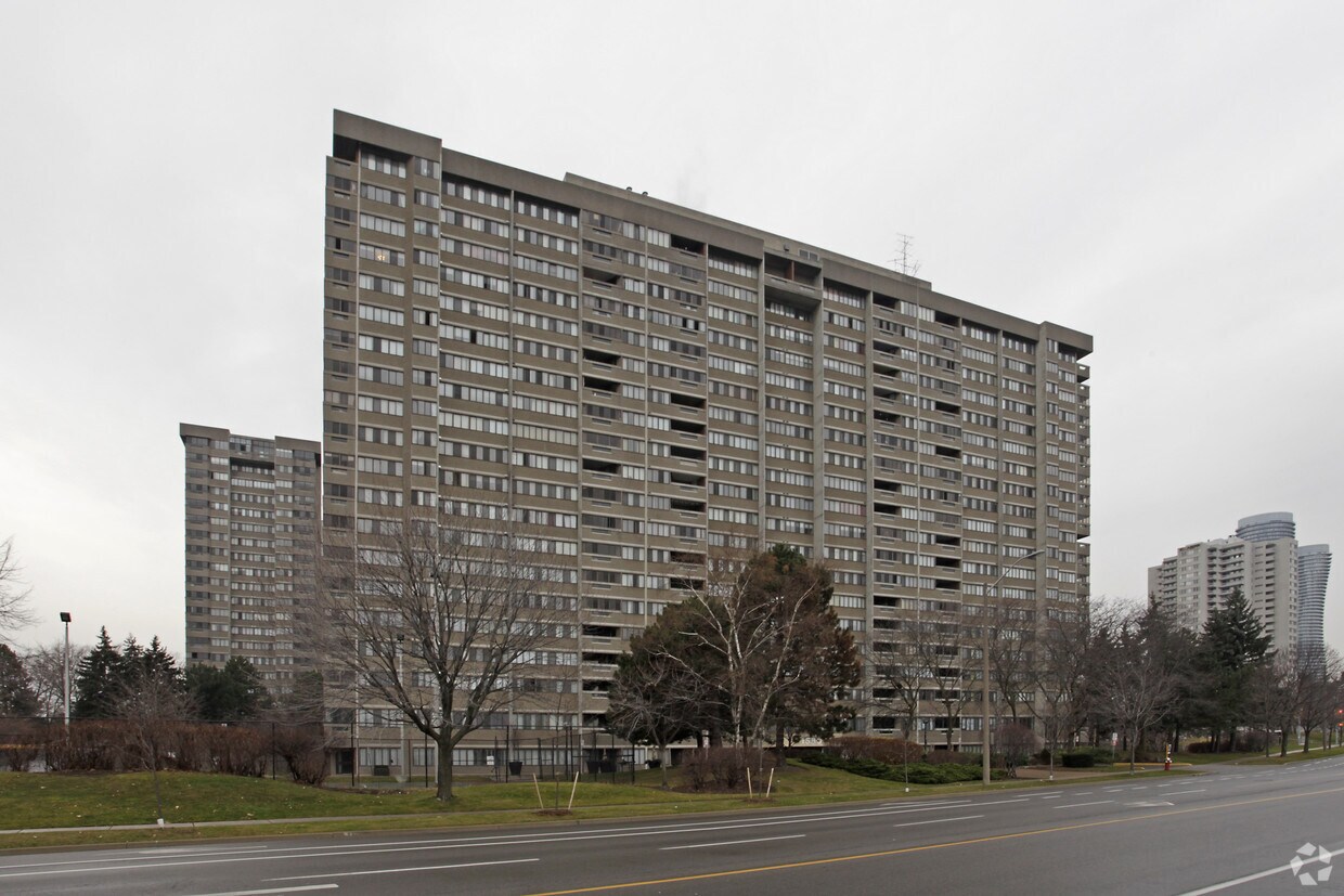 1580 Mississauga Valley Blvd, Mississauga, ON L5A 3T8 Apartments 1580