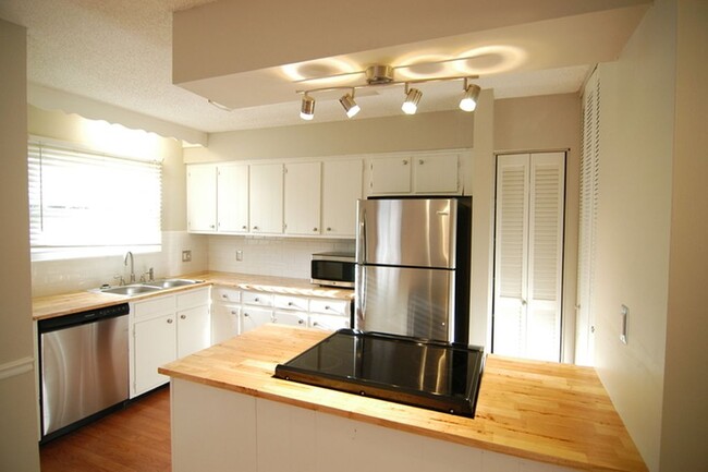 Foto del edificio - 5510 Country Dr
