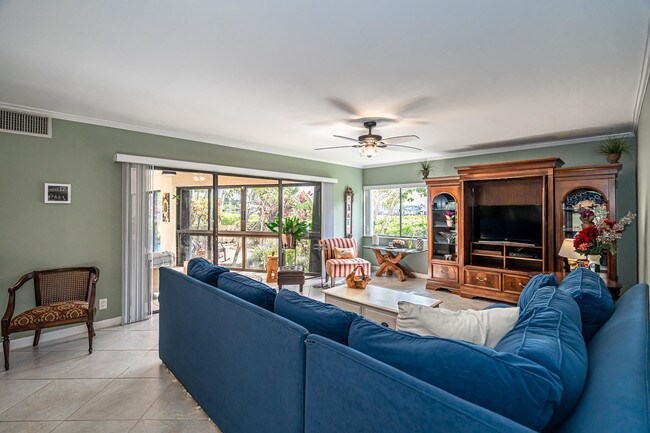 Building Photo - 1660 12 Oaks Way