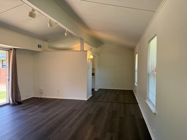 Building Photo - Nice property in Richardson....