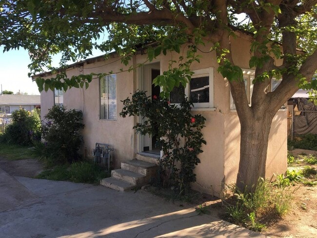 Building Photo - duplex