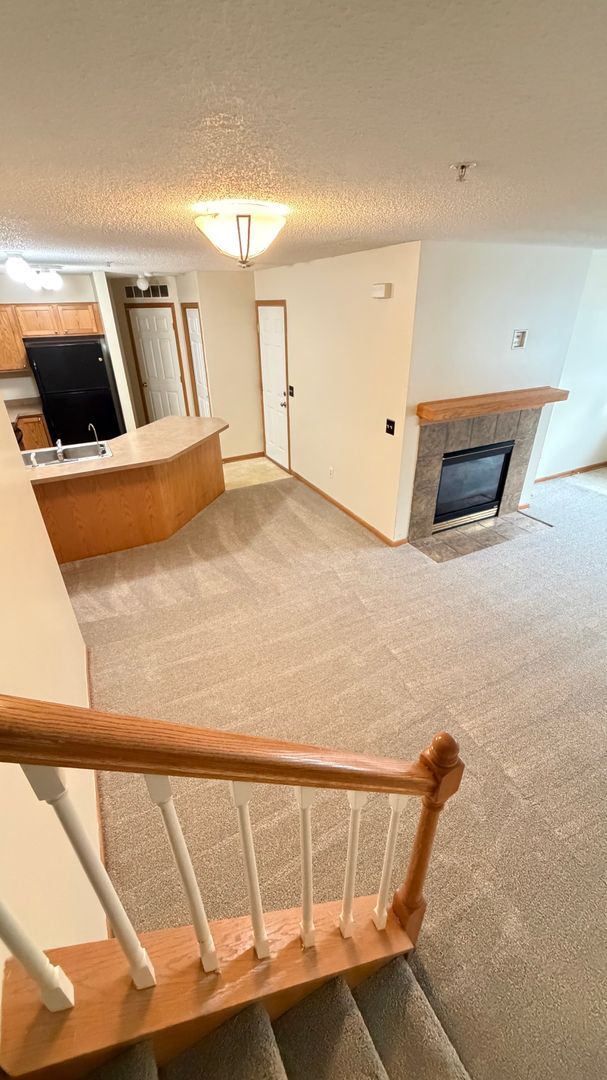 Foto del edificio - Freshly painted 3BD/2BA Townhome * Rosemount * Available Now