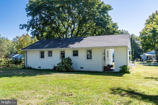 Building Photo - 311 Manor St