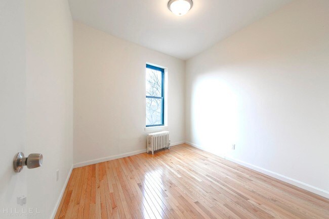 Foto del edificio - 4126 73rd St