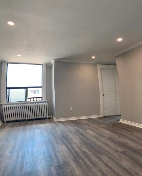 Photo du bâtiment - Must See 2 Bdrm at the Corner of Main and Victoria.