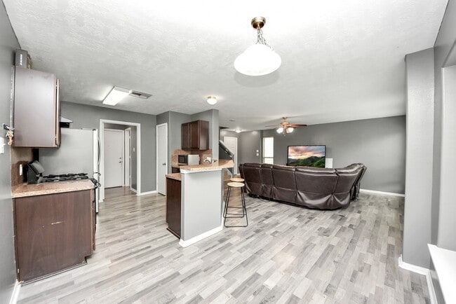 Foto del edificio - 9219 Dewberry Blossom Ln