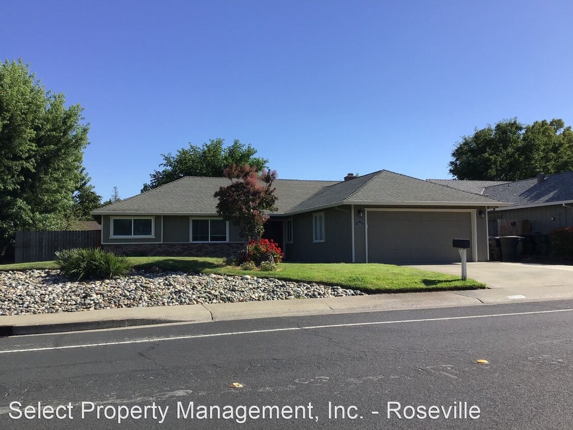 Primary Photo - 3 br, 2 bath House - 1825 Vista Creek Dr.