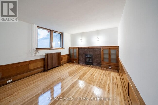 Photo du bâtiment - 10 Kingston Rd