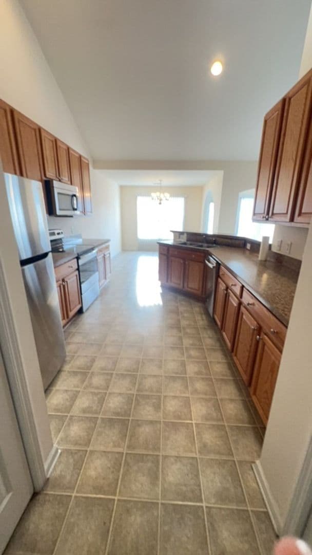 Building Photo - Woodbury 3 BD, 2BA home