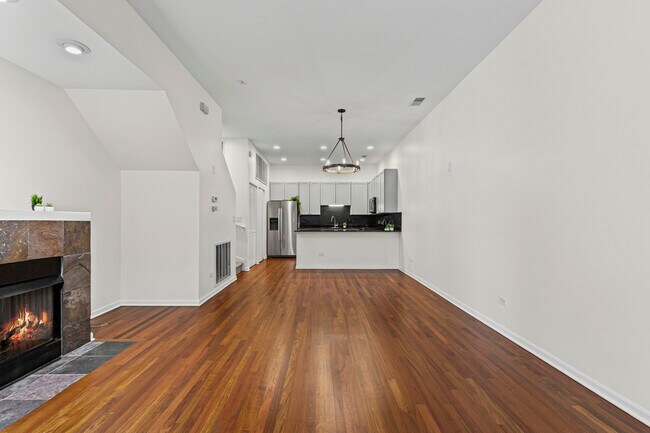 Foto del edificio - 954 N Crosby St