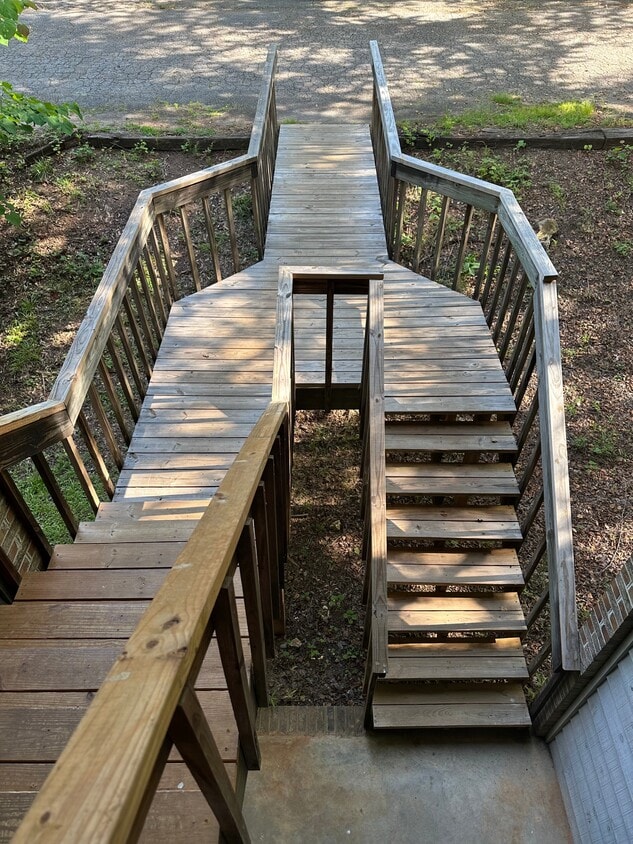 Wheelchair non accessible - 245 Willow Ct (Central, SC)