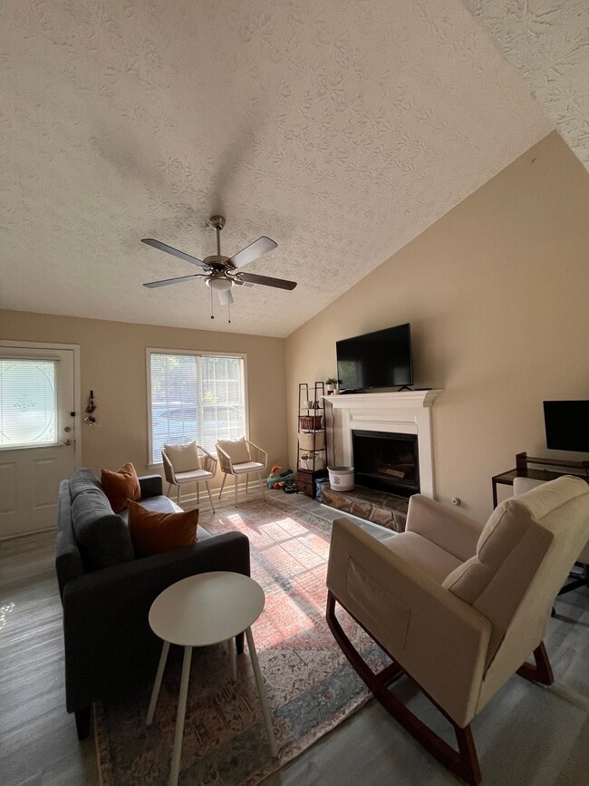 Building Photo - 681 Senoia Rd