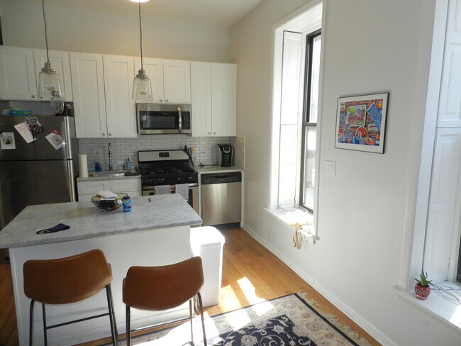 Building Photo - 519 W Arlington Pl