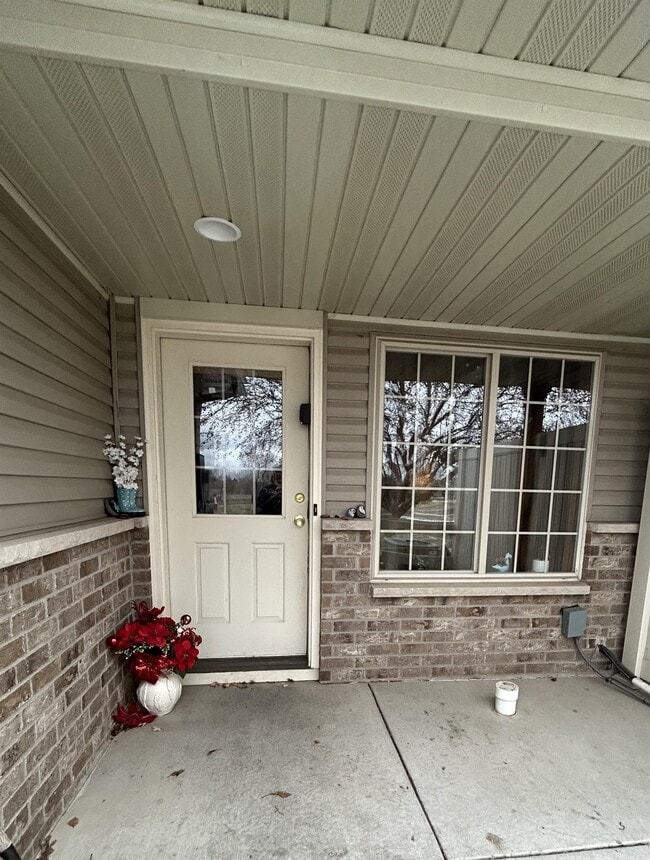 Building Photo - 860 Independence Dr