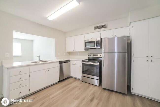Building Photo - 4814 N 63RD DR, Phoenix, AZ 85033