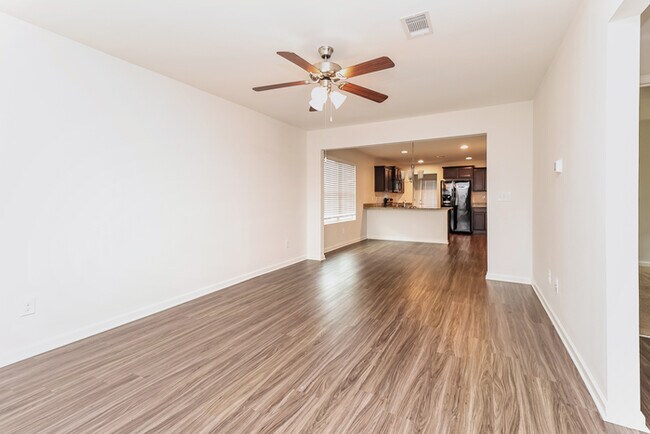 Building Photo - 16417 Waterbury Ln