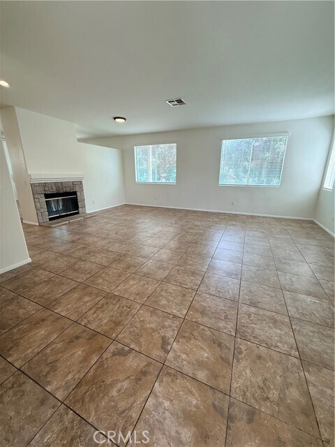 Foto del edificio - 25865 Lake Shore Ln